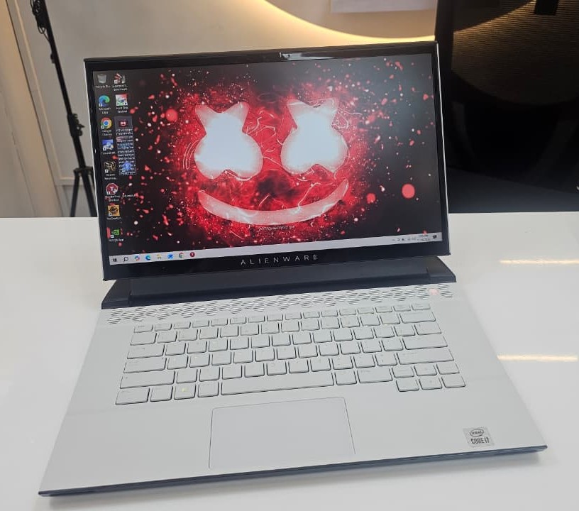 Dell Alienware M15 R4 | Gaming | Comet Lake | 10th Gen Core i7 | 16+512 | 8GB NVIDIA GeForce RTX3070 GDDR6 | 15.6" Full HD 300Hz 300nits Display