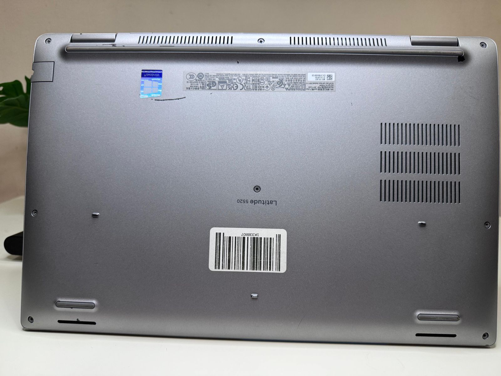 Dell Latitude 5520 Laptop | 15.6" UltraSilm FHD | Core i7-1185G7 (11th Gen) | 8GB+256GB | Backlit KB | Finger Prints | - Image 4