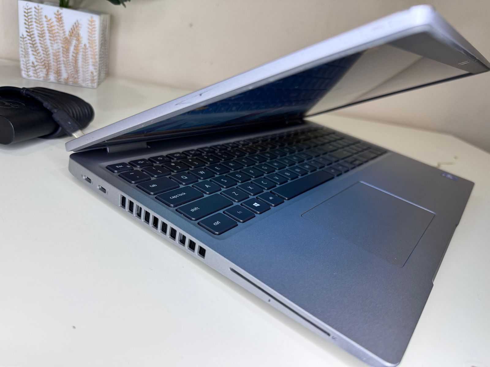 Dell Latitude 5520 Laptop | 15.6" UltraSilm FHD | Core i7-1185G7 (11th Gen) | 8GB+256GB | Backlit KB | Finger Prints | - Image 7